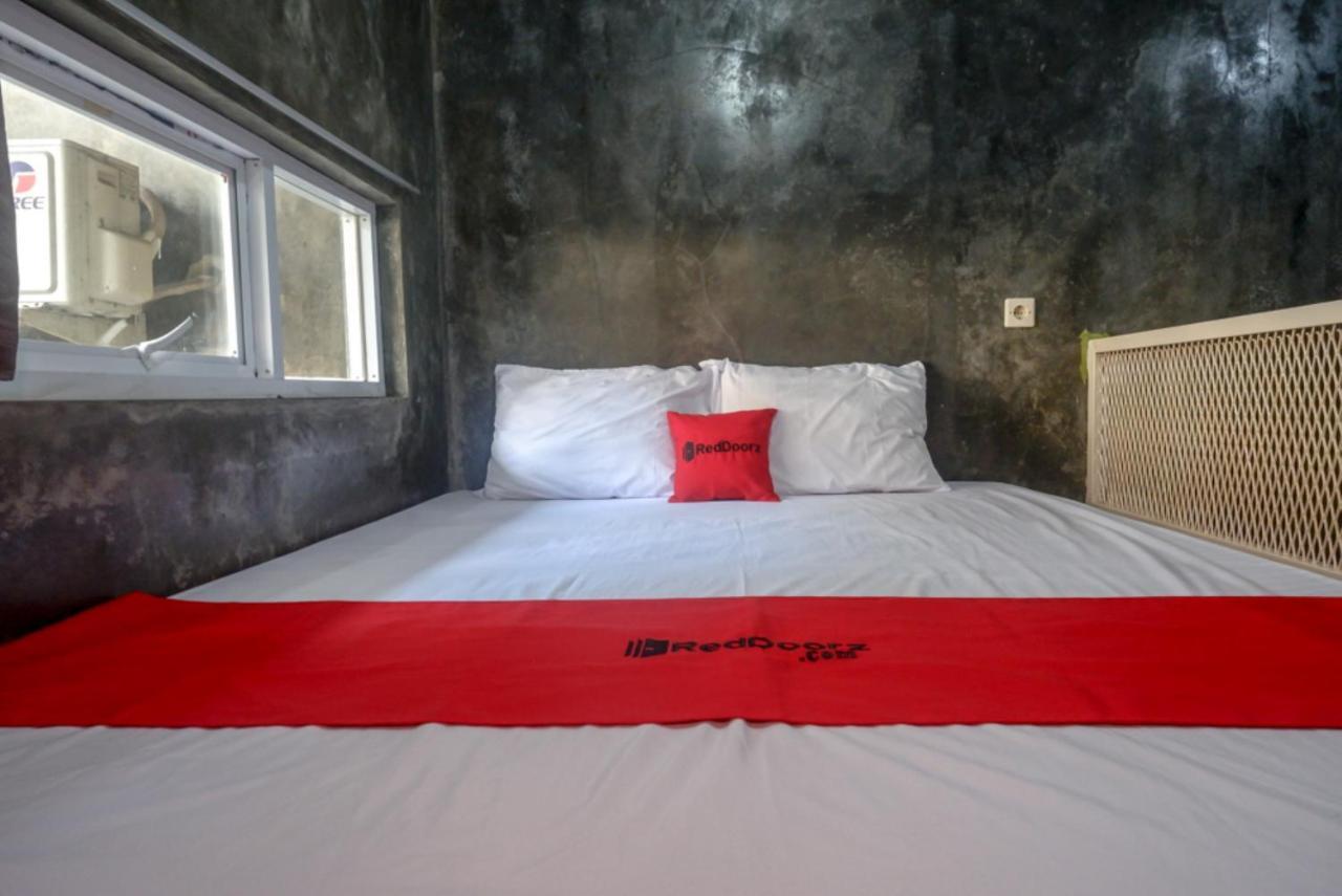 Reddoorz Near Jumbo Mall Sragen エクステリア 写真