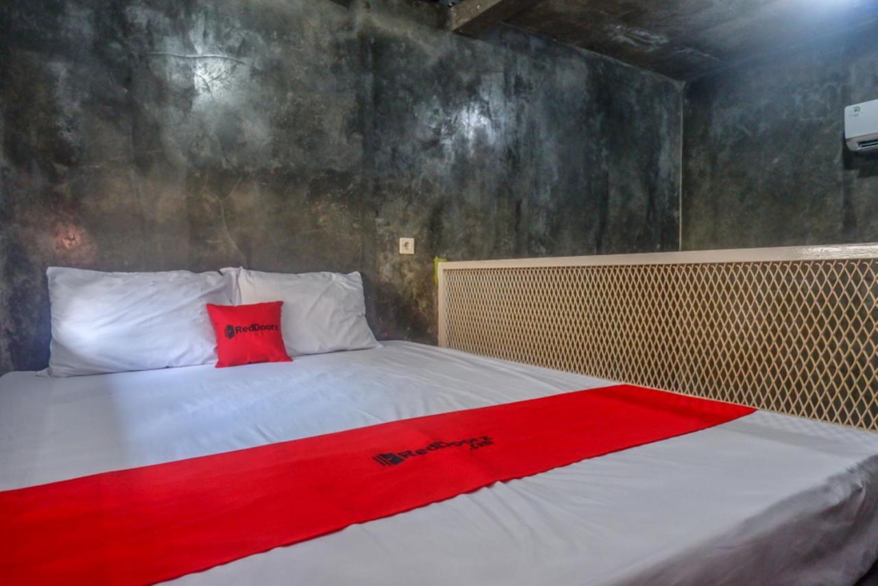 Reddoorz Near Jumbo Mall Sragen エクステリア 写真