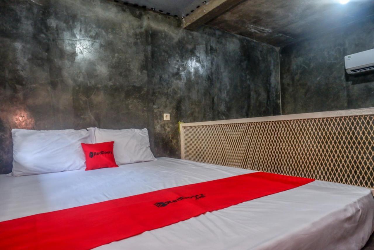 Reddoorz Near Jumbo Mall Sragen エクステリア 写真